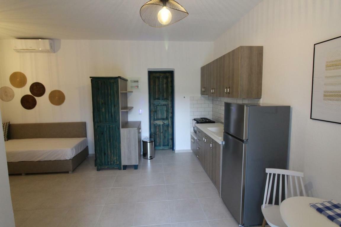 Olive House Apartment เอเลีย ภายนอก รูปภาพ